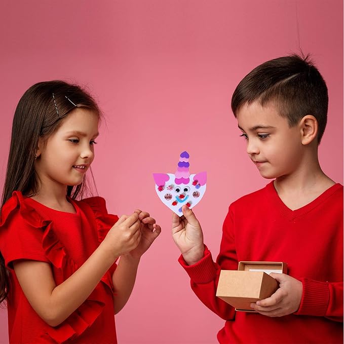 Winlyn Craft Kit, 24 Sets Valentine's Day Animal Ornaments, DIY Heart Crafts Stickers, Art Sets for Kids Party Classroom Activities Gift Exchange