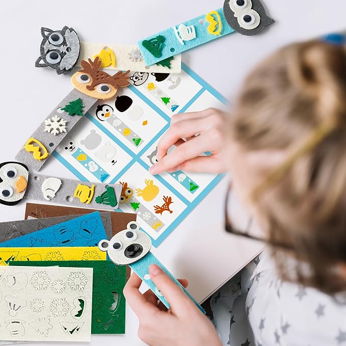 HubirdSall 24 Pack Winter Polar Animals Felt Bookmark Craft Kit, DIY Make Your Own Arctic Animal Bookmarks with Reindeer Walrus Polar Bear Penguins Art Bulk Party Gift Classroom Activities for Kids