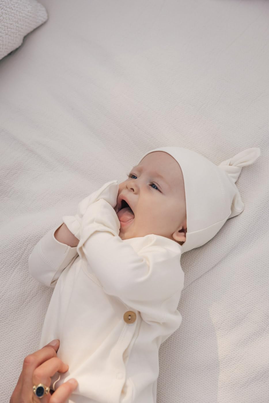 SuperSoft Baby Mittens, Bamboo Viscose Infant Newborn Mittens for Girls Boys No Scratch Gloves 6 Pack