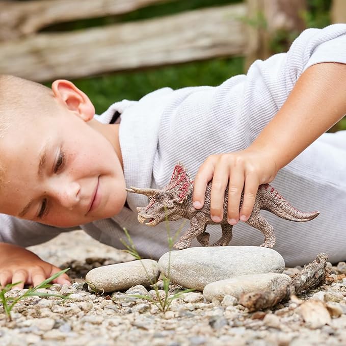 Schleich Dinosaurs Realistic Triceratops Dinosaur Figure - Authentic and Highly Detailed Prehistoric Jurassic Dino Toy, Highly Durable for Education and Fun for Boys and Girls, Ages 4+