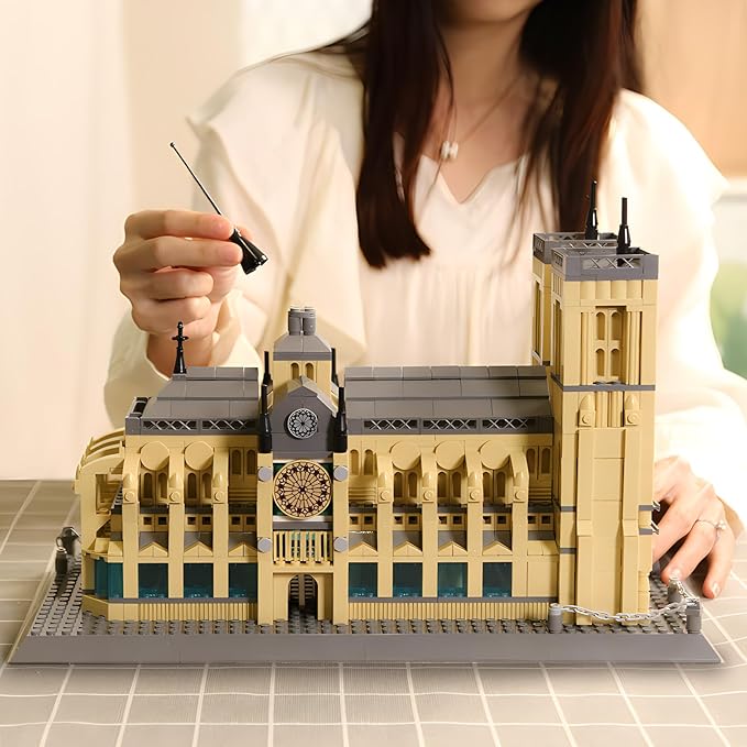 Notre-Dame de Paris Cathedral World Famous Architectural Model Building Blocks Set 1382 Pieces Puzzle Toys Gifts for Kid and Adult