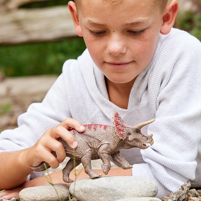 Schleich Dinosaurs Realistic Triceratops Dinosaur Figure - Authentic and Highly Detailed Prehistoric Jurassic Dino Toy, Highly Durable for Education and Fun for Boys and Girls, Ages 4+