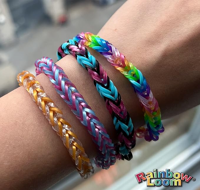 Rainbow Loom® Treasure Box Sparkle Edition, 8,000 Rubber Bands in 8 Different Sparkly Colors, and a Bonus of 2 Happy Looms, Great Activities for Boys and Girls 7+