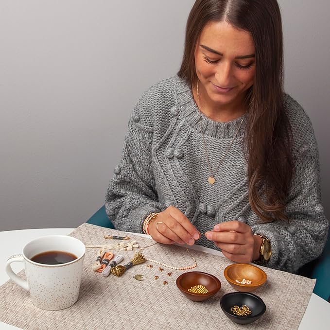 Craft Crush Bracelet Making Kit - Friendship Bracelet Kit, Jewelry Making Supplies, Arts and Crafts, Friendship Bracelets, Bracelets for Teen Girls, Makes 8 Friendship Bracelets, Ages 13+