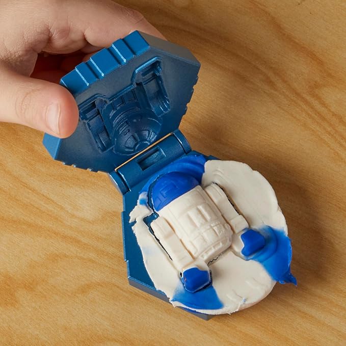 Play-Doh Star Wars Squish & Slice Lightsabers Playset, Bendy 4 Inch Luke Skywalker & Darth Vader Action Figures, Imagination Toys for 4 Year Old Boys & Girls & Up