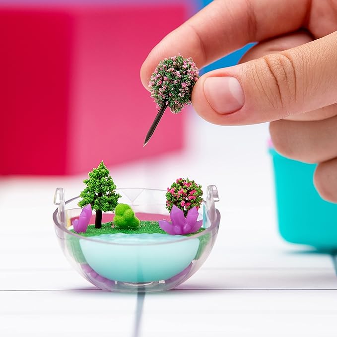 REAL LITTLES - Mini Craft Box - Collect 6 Different Projects to Make with Micro Working Accessories Inside! Styles May Vary and Each Craft Sold Separately, Small, Multicolor, 1 Pack