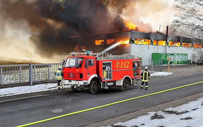 Revell 07516 Mercedes-Benz 1625 TLF 24/50 1:24 Scale Model Kit