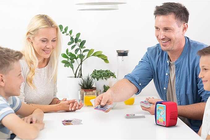 Top Trumps Countries and Flags: Quiz Games - Trivia Quiz - Kids Games for Learning - Great Travel Games and Road Trip Games - Trivia Outdoor Games - Family Games for Kids and Adults 2+ players