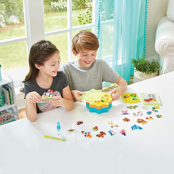 Aquabeads Star Bead Station Complete Arts & Crafts Bead Kit for Children - Over 2,000 Beads, Including Star Beads and Double Sided Bead Pen Tool