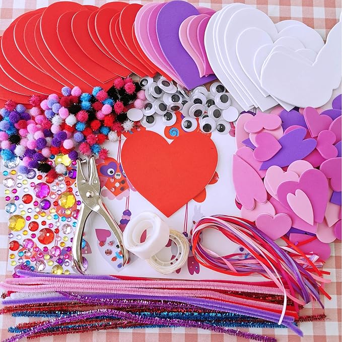 Winlyn Craft Kit, 24 Sets Valentine's Day Animal Ornaments, DIY Heart Crafts Stickers, Art Sets for Kids Party Classroom Activities Gift Exchange