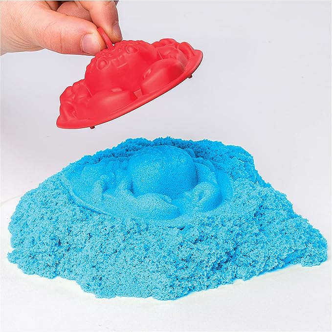 Kinetic Sand, Sandbox Set Kids Toy with 1lb All-Natural Blue and 3 Molds, Sensory Toys for Kids Ages 3 and Up